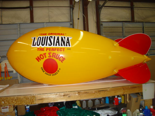 Trade Show Balloons Las Vegas image showing booth visibility marker above attendees